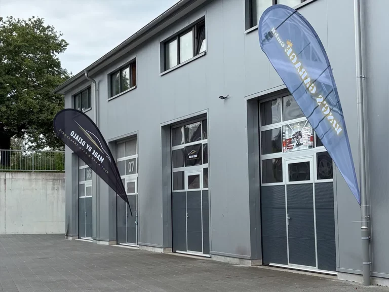 Kontakt außerhalb von Kings Garage